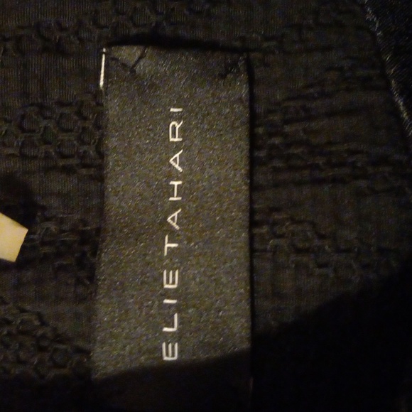 Womens elie tahari coat black quilted sz 14  pockets 37 long 20 armpit to armpit - Picture 3 of 9